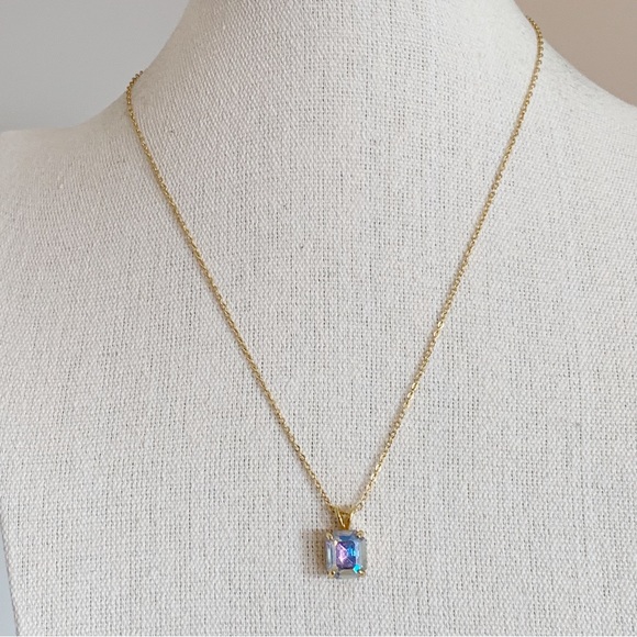 Vintage Jewelry - Vintage Princess Cut Pale Purple Glass Pendant Necklace Marked SLIND ONINA 14KGE